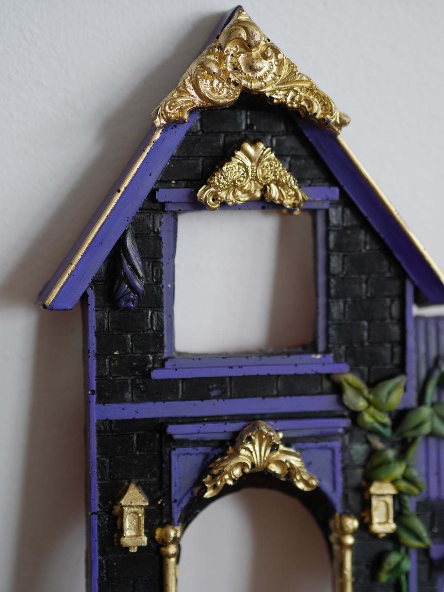 Haunted House Frame - Purple with Vines