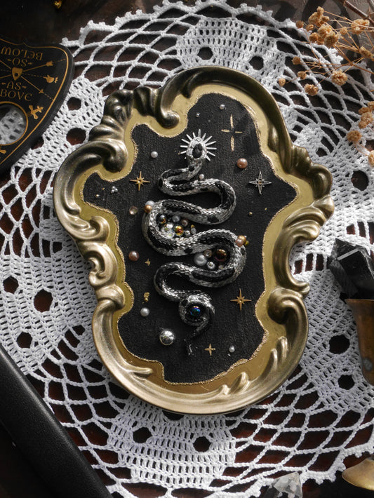 Hiss – Serpent Wall Plaque