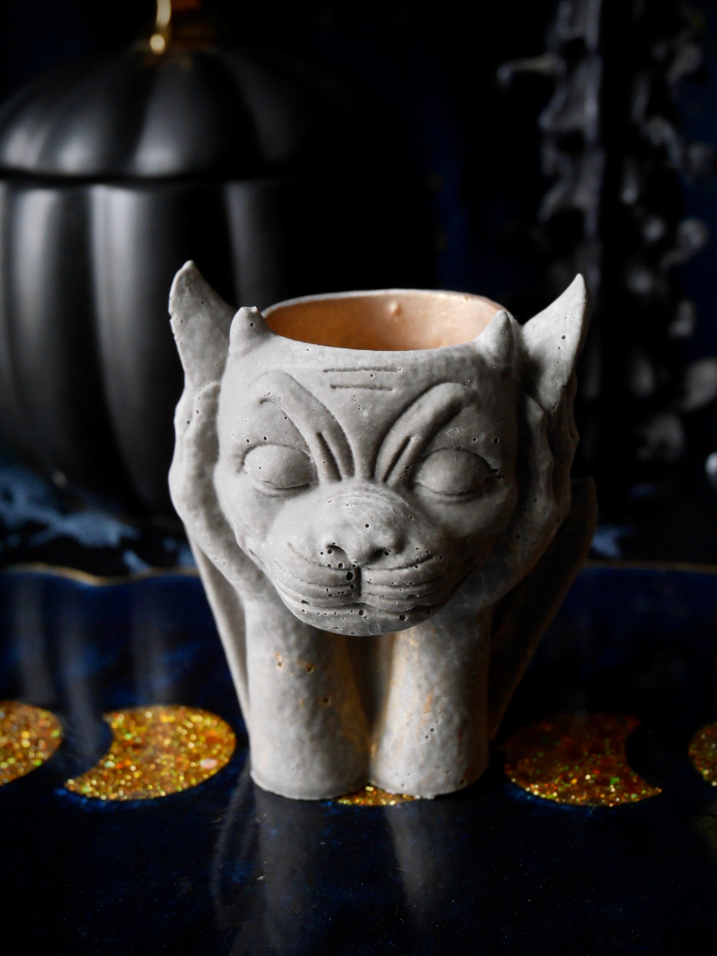 Gargoyle Candleholder Set – Grey and Gold