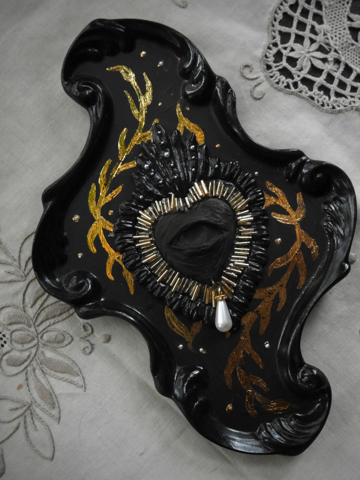 Iris – Heart Eye Wall Sculpture – Anatomy Collection