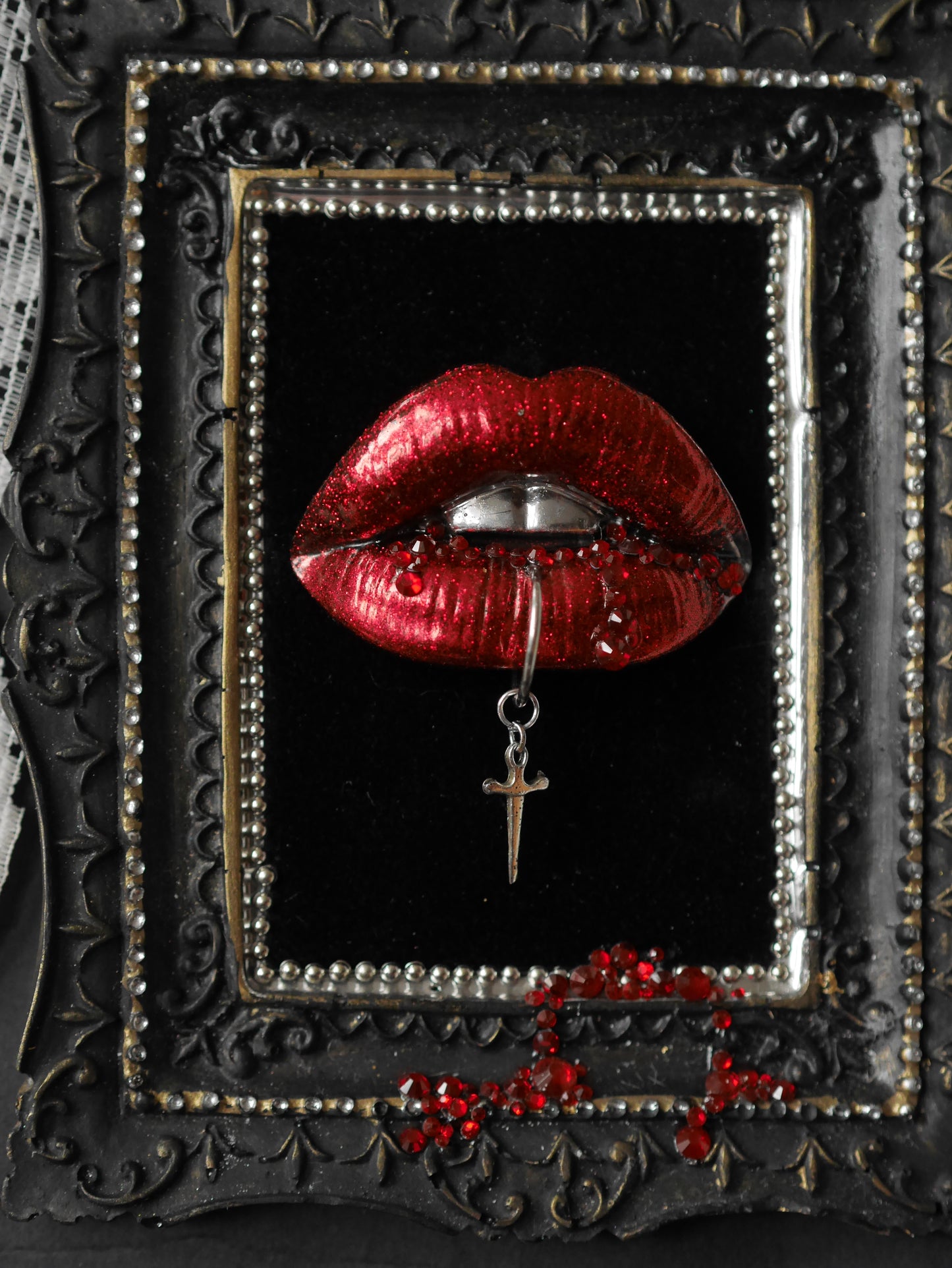 PREORDER – Selene – Brides of Dracula — Vampire Kiss Wall Sculpture