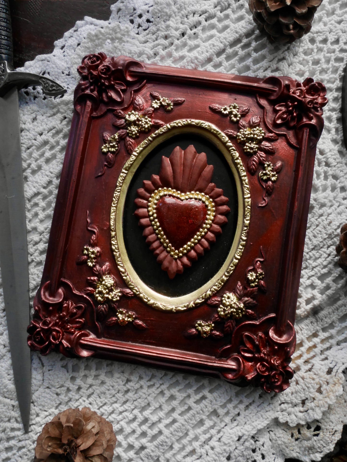 Queen of Hearts Wall Plaque Sculpture