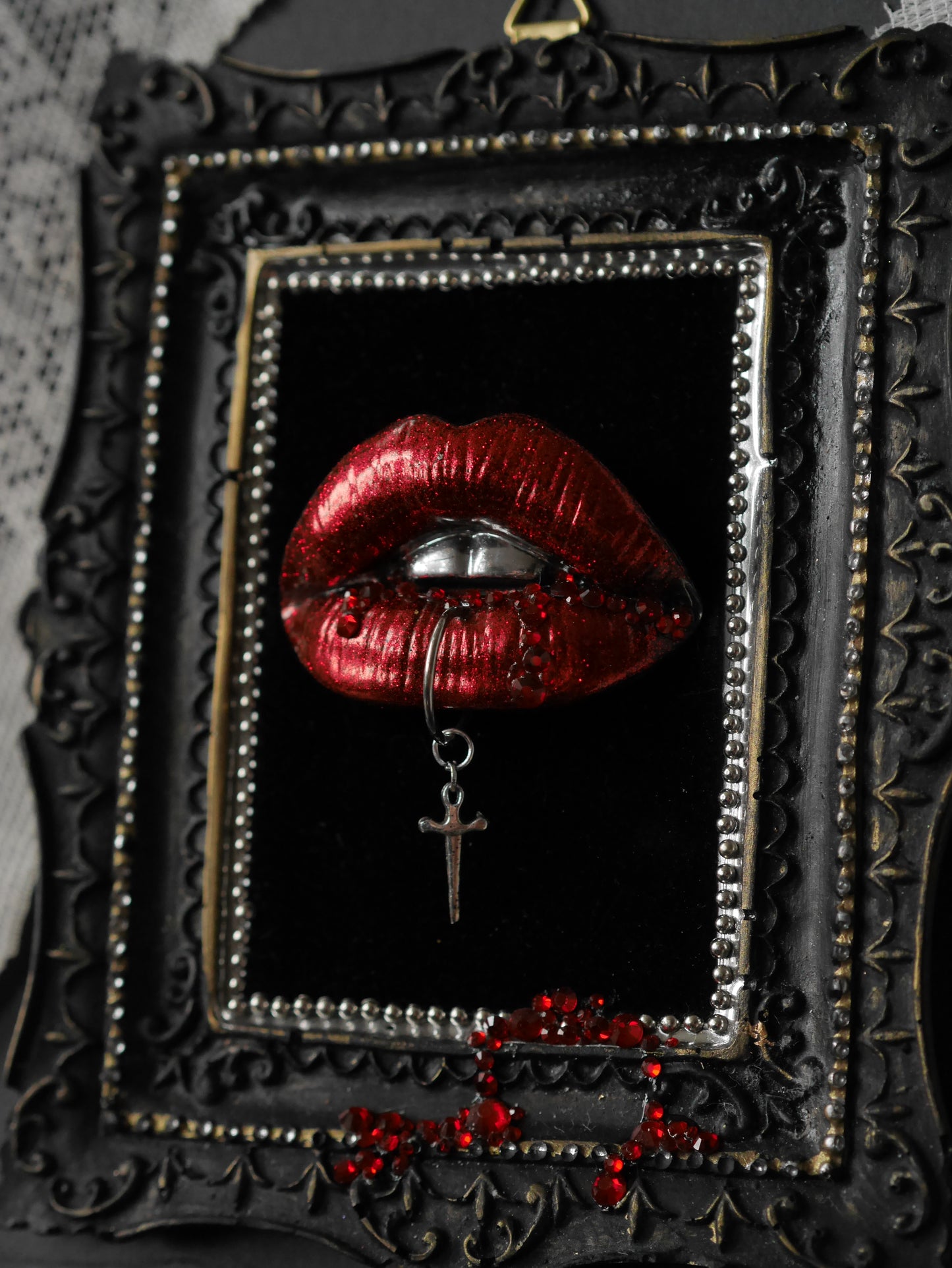 PREORDER – Selene – Brides of Dracula — Vampire Kiss Wall Sculpture