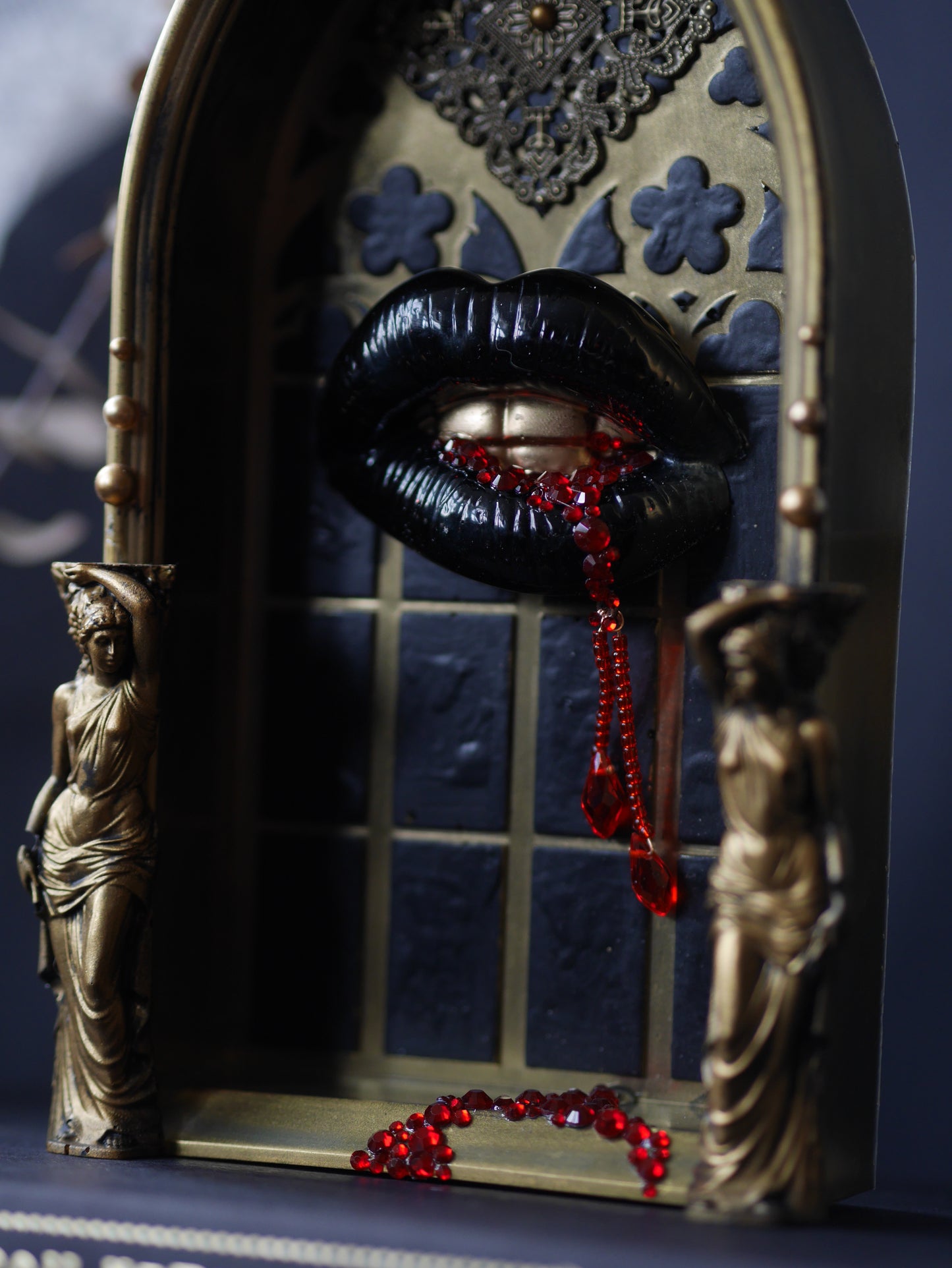 PREORDER – Heretic – Brides of Dracula — Vampire Kiss Wall Sculpture