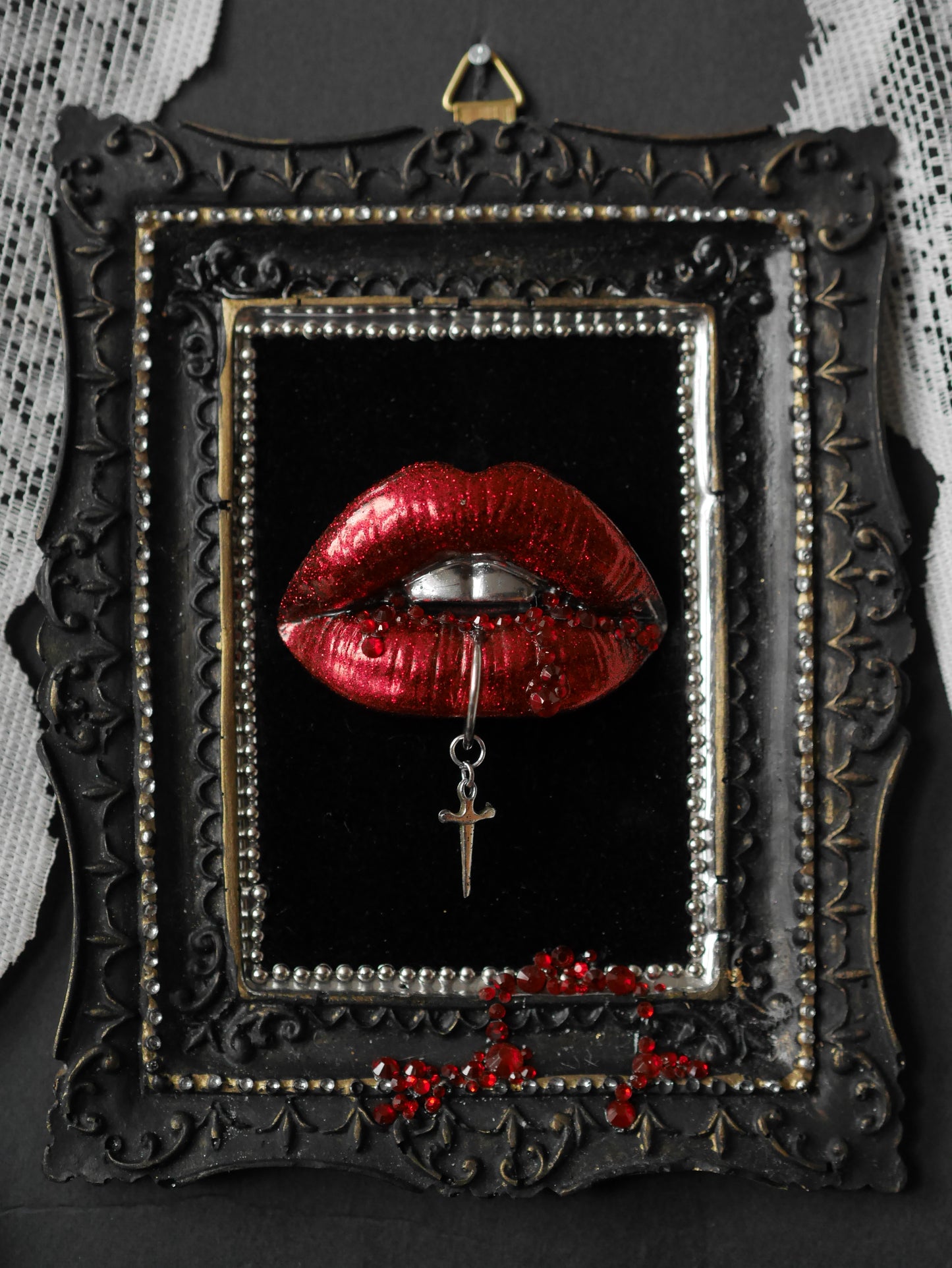 PREORDER – Selene – Brides of Dracula — Vampire Kiss Wall Sculpture