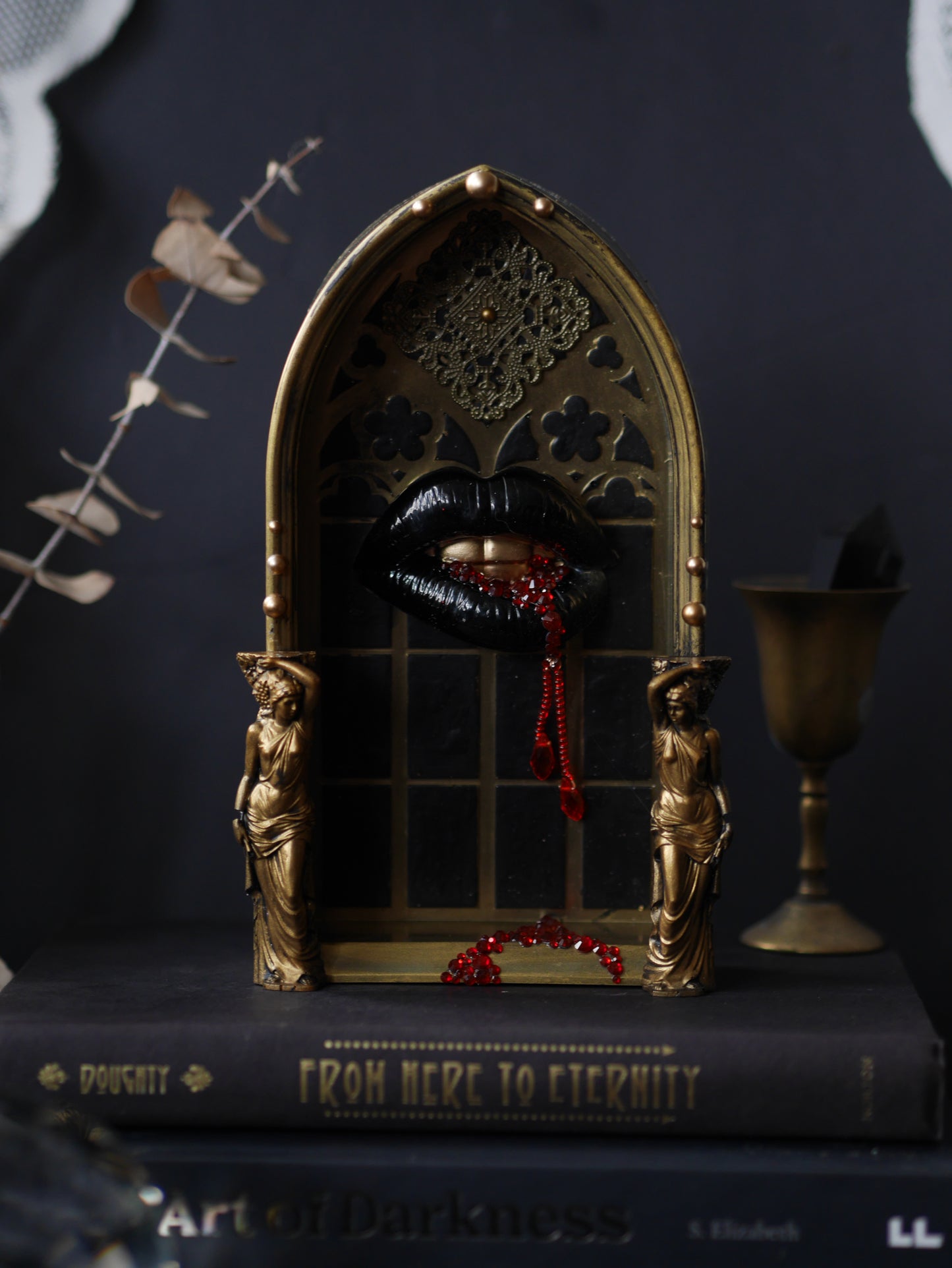 PREORDER – Heretic – Brides of Dracula — Vampire Kiss Wall Sculpture