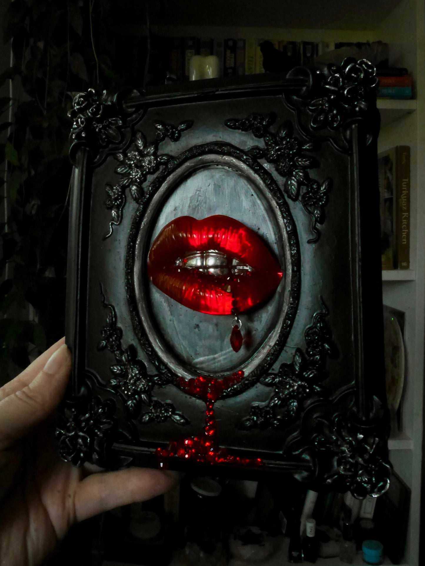 Carmilla – Vampire Kiss Wall Plaque Sculpture