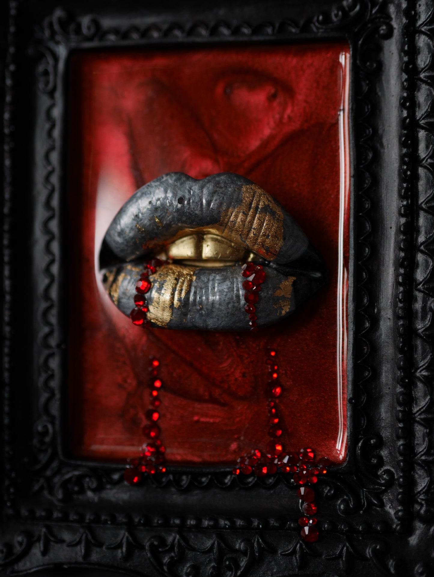 Verona – Brides of Dracula — Vampire Kiss Wall Sculpture