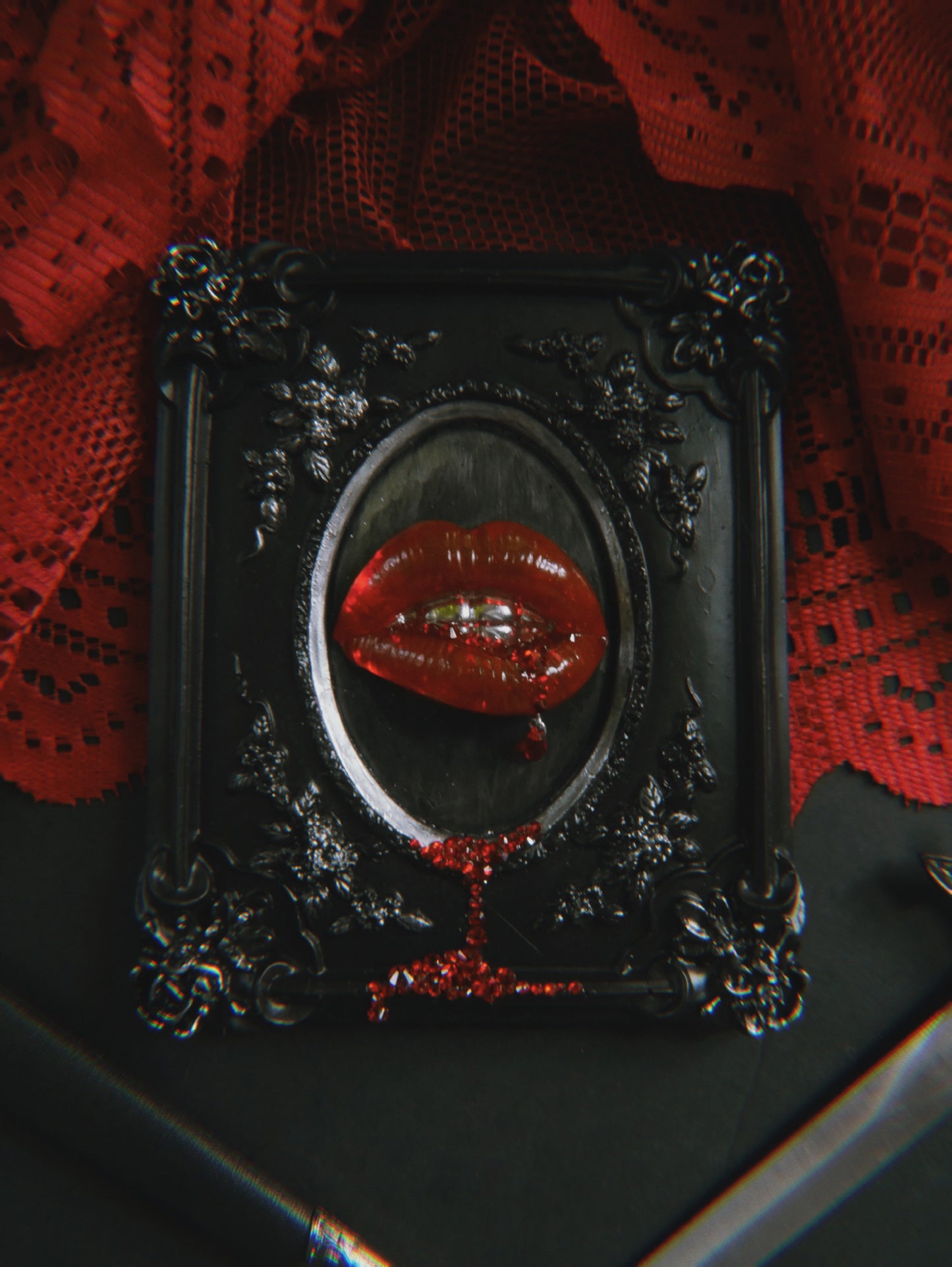 Carmilla – Vampire Kiss Wall Plaque Sculpture